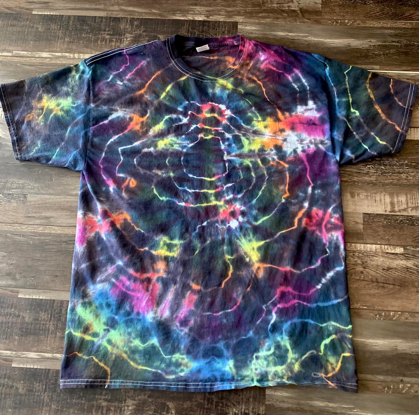 Black rainbow geode tee