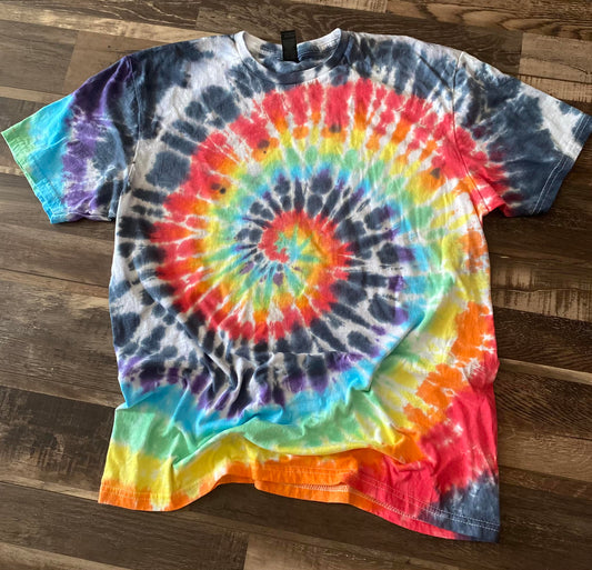 Black rainbow swirl tee