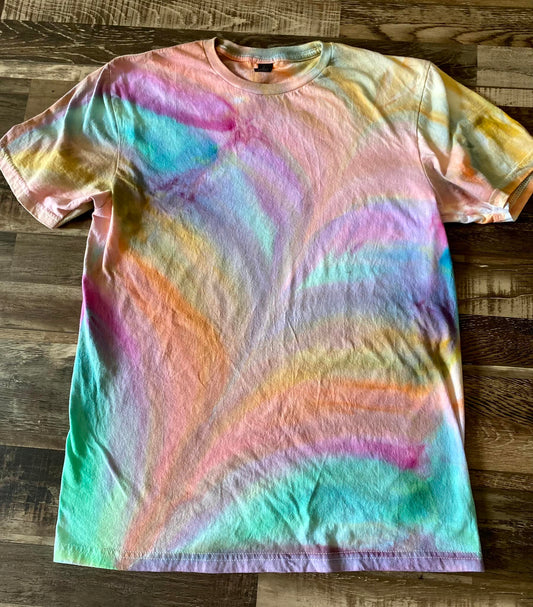 Feather tie dye tee