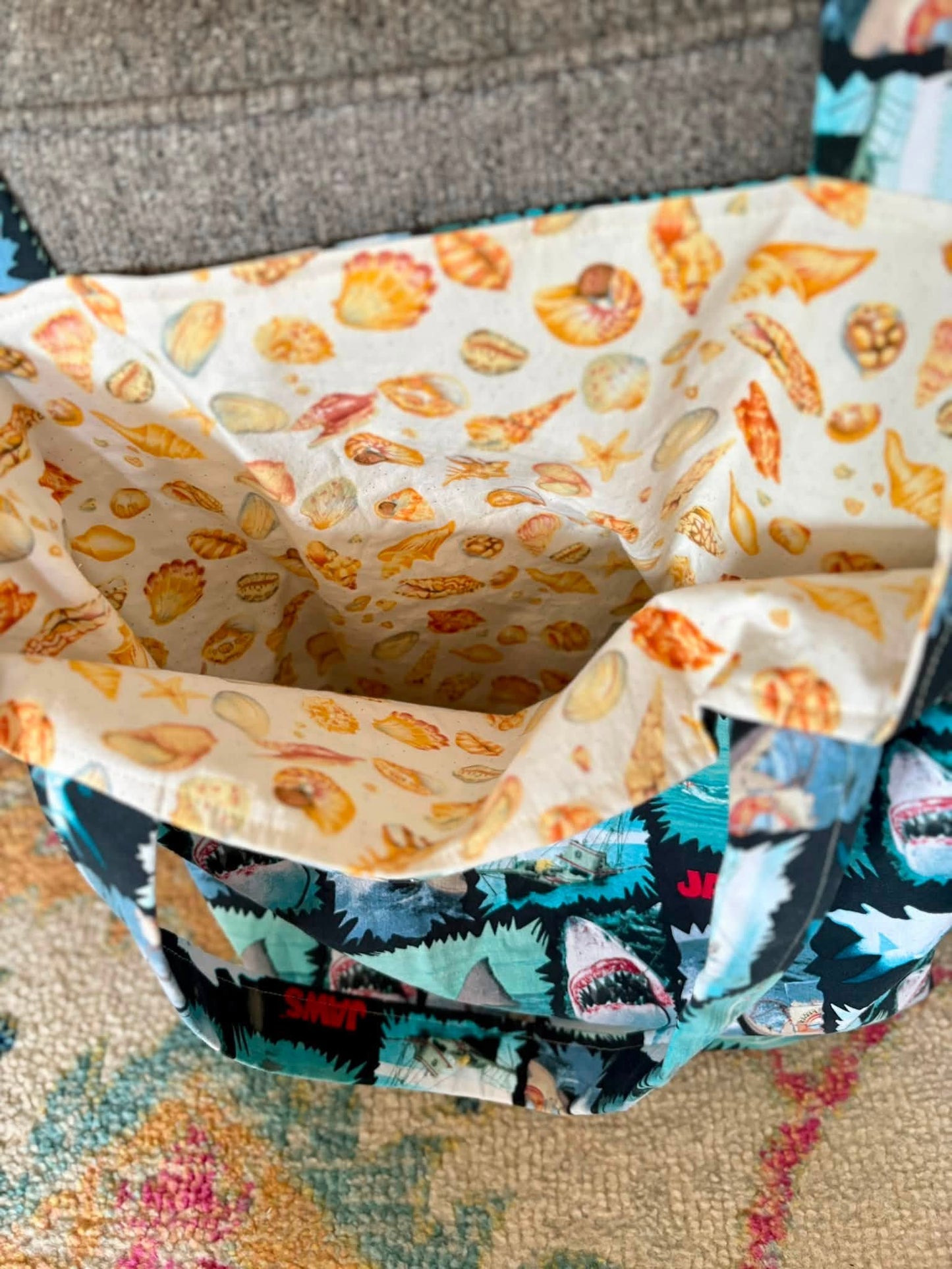 Jaws tote bag