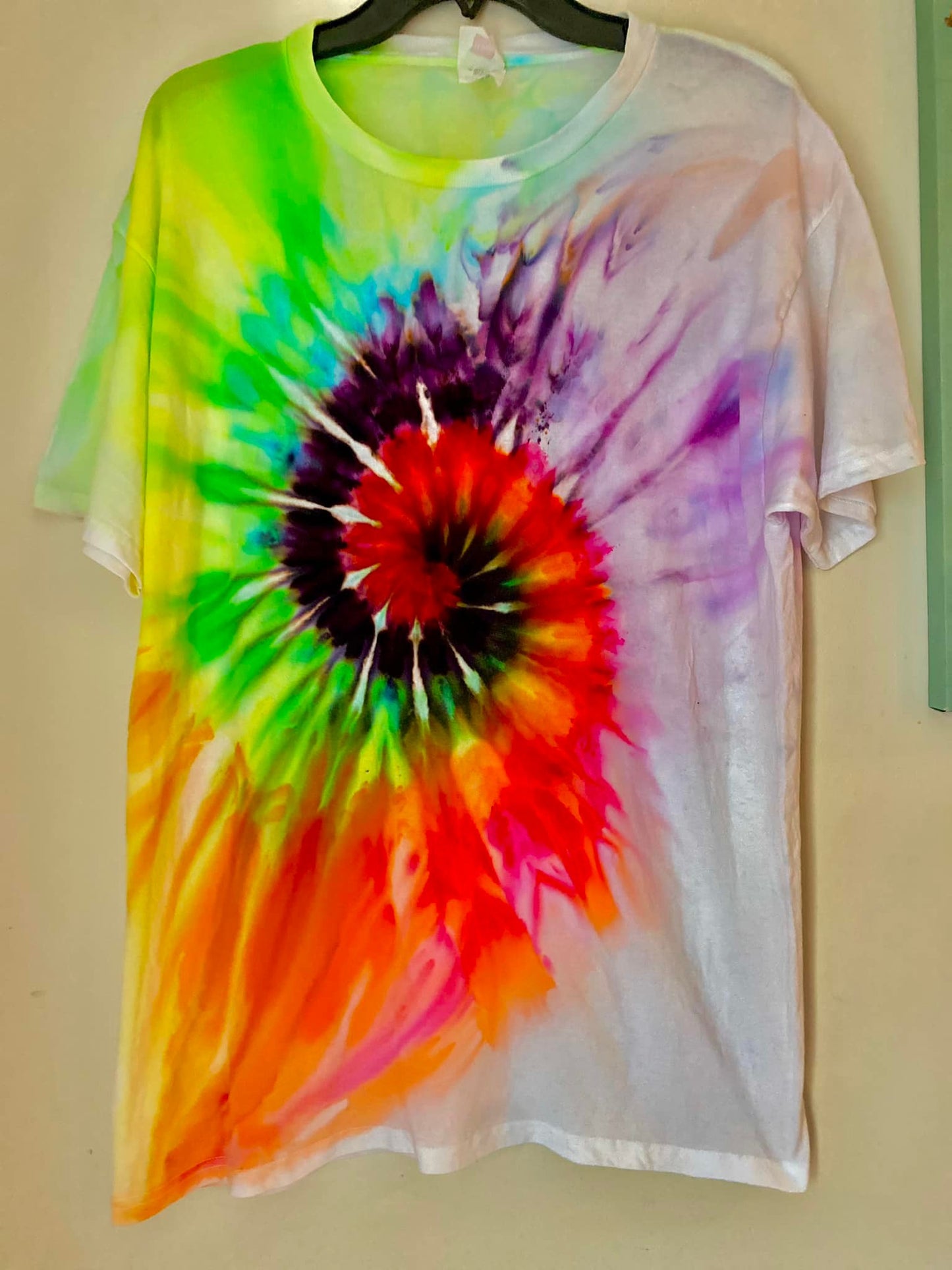 Melting Spiral tee