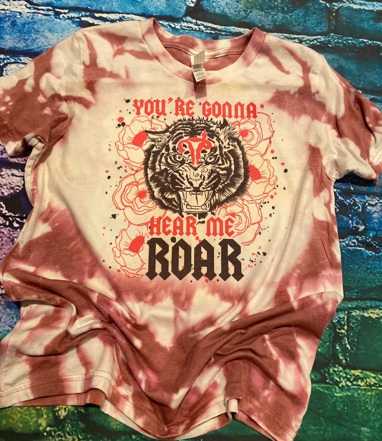 Tiger Roar Uterus tee