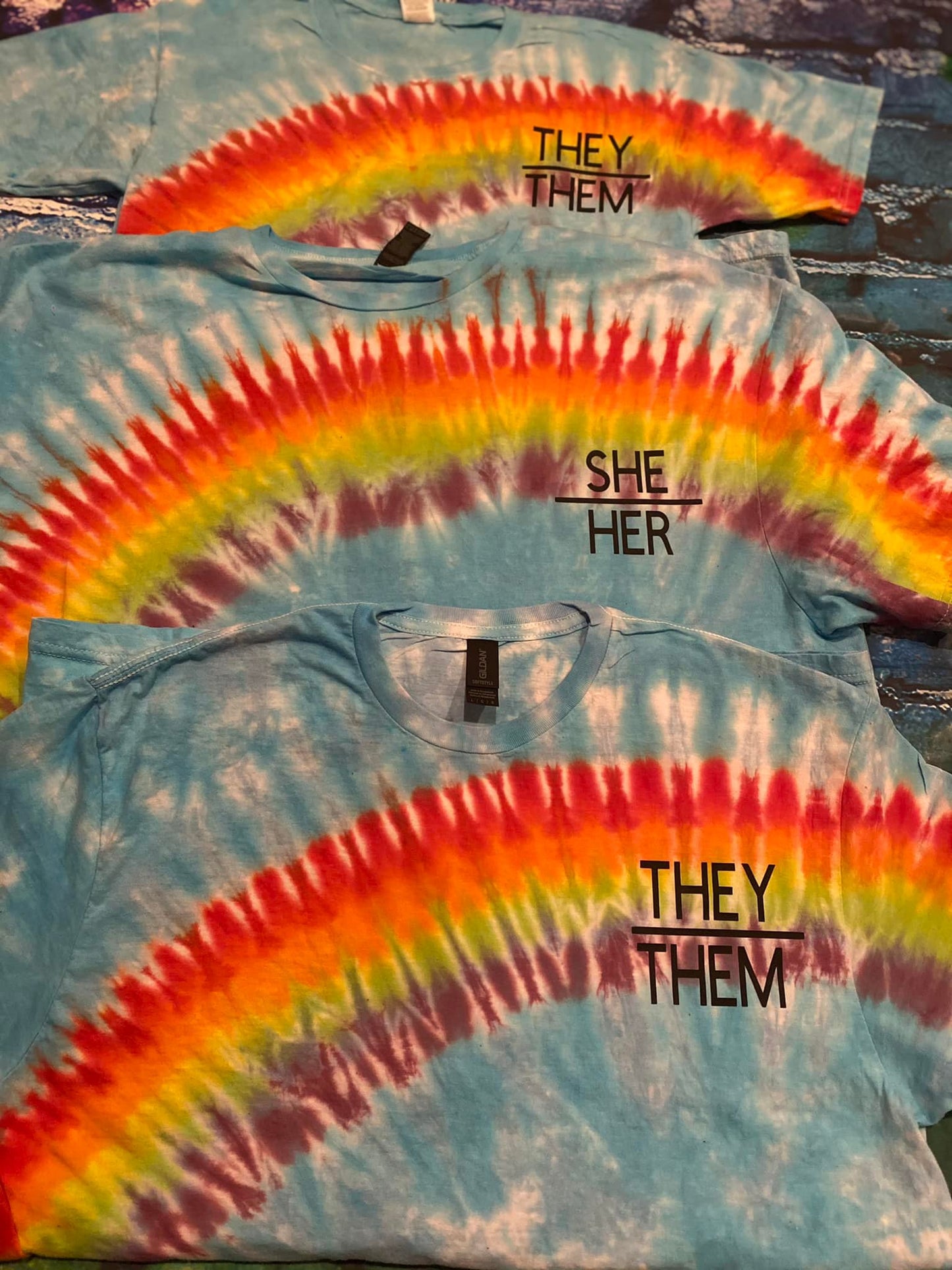 Pronoun tie dye tee