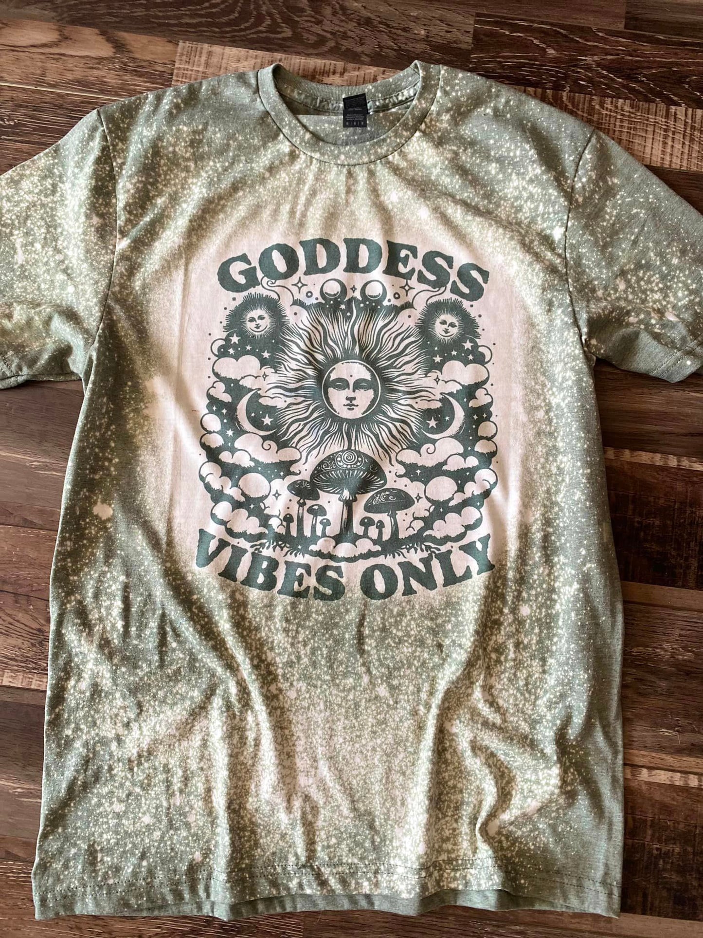 Goddess vibes only tee