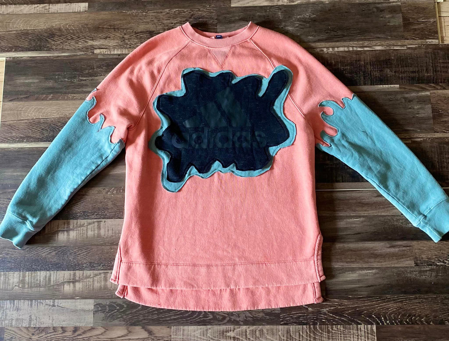 Adidas sweatshirt small