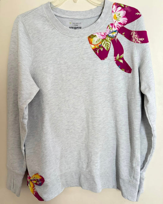 LG bow sweatshirt