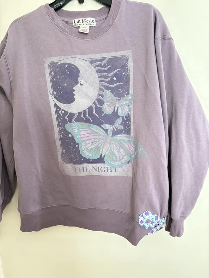 Side bow moon sweatshirt