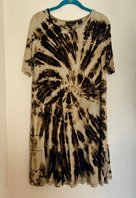 Small reverse dye dress