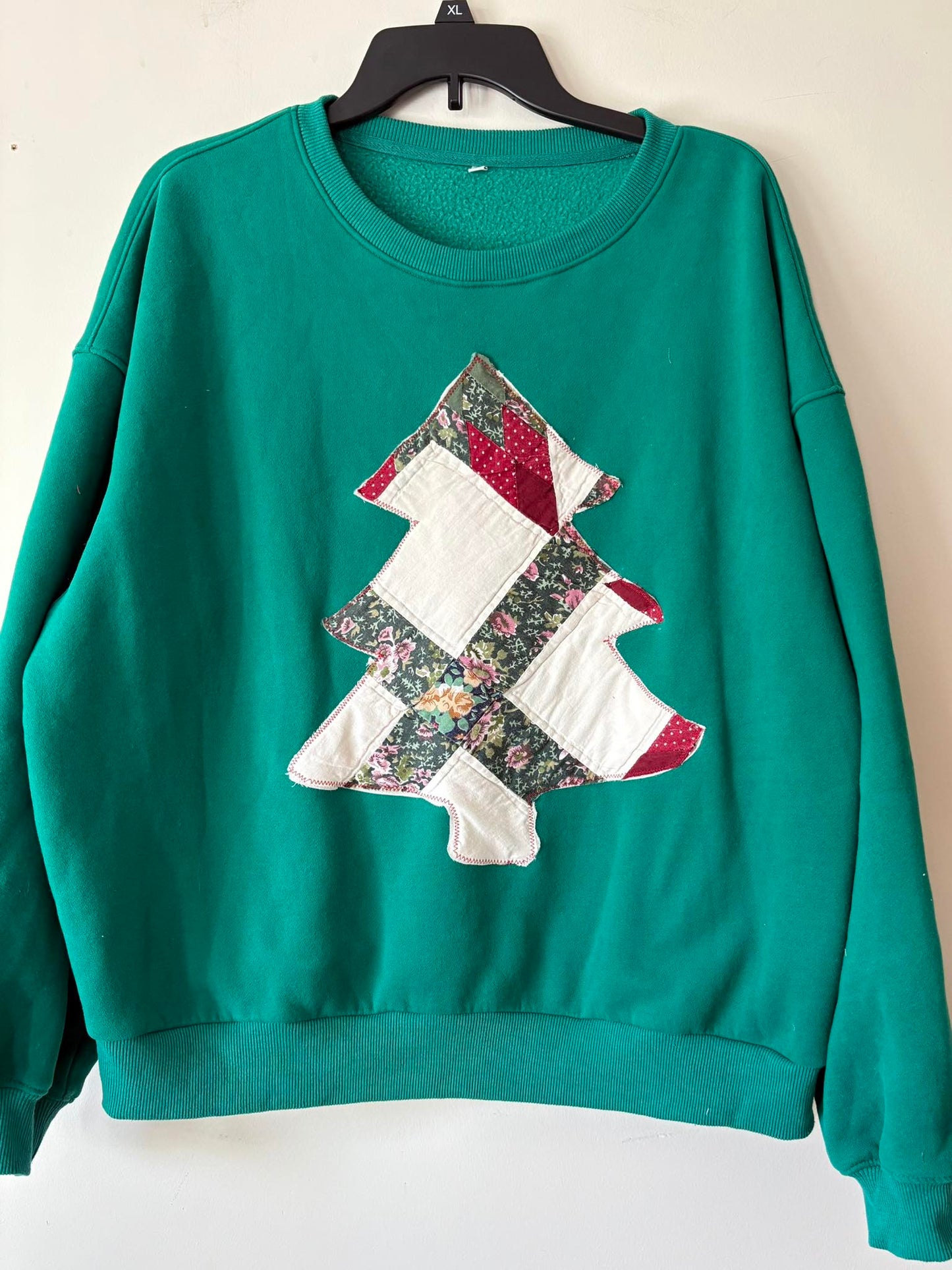 Christmas tree sweatshirt xl