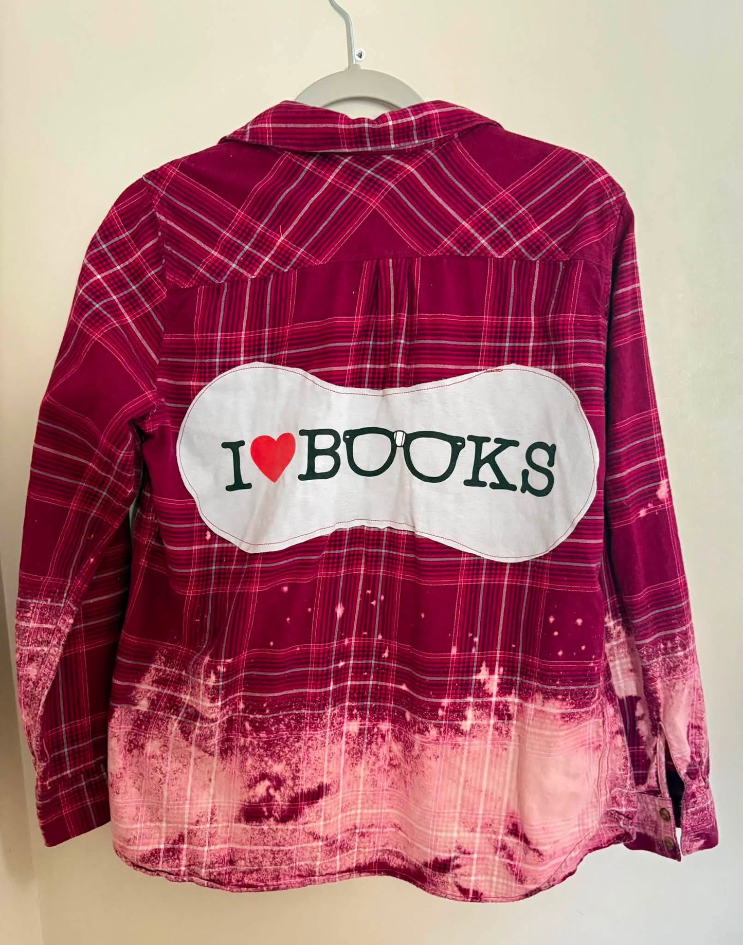 I love book flannel size lg
