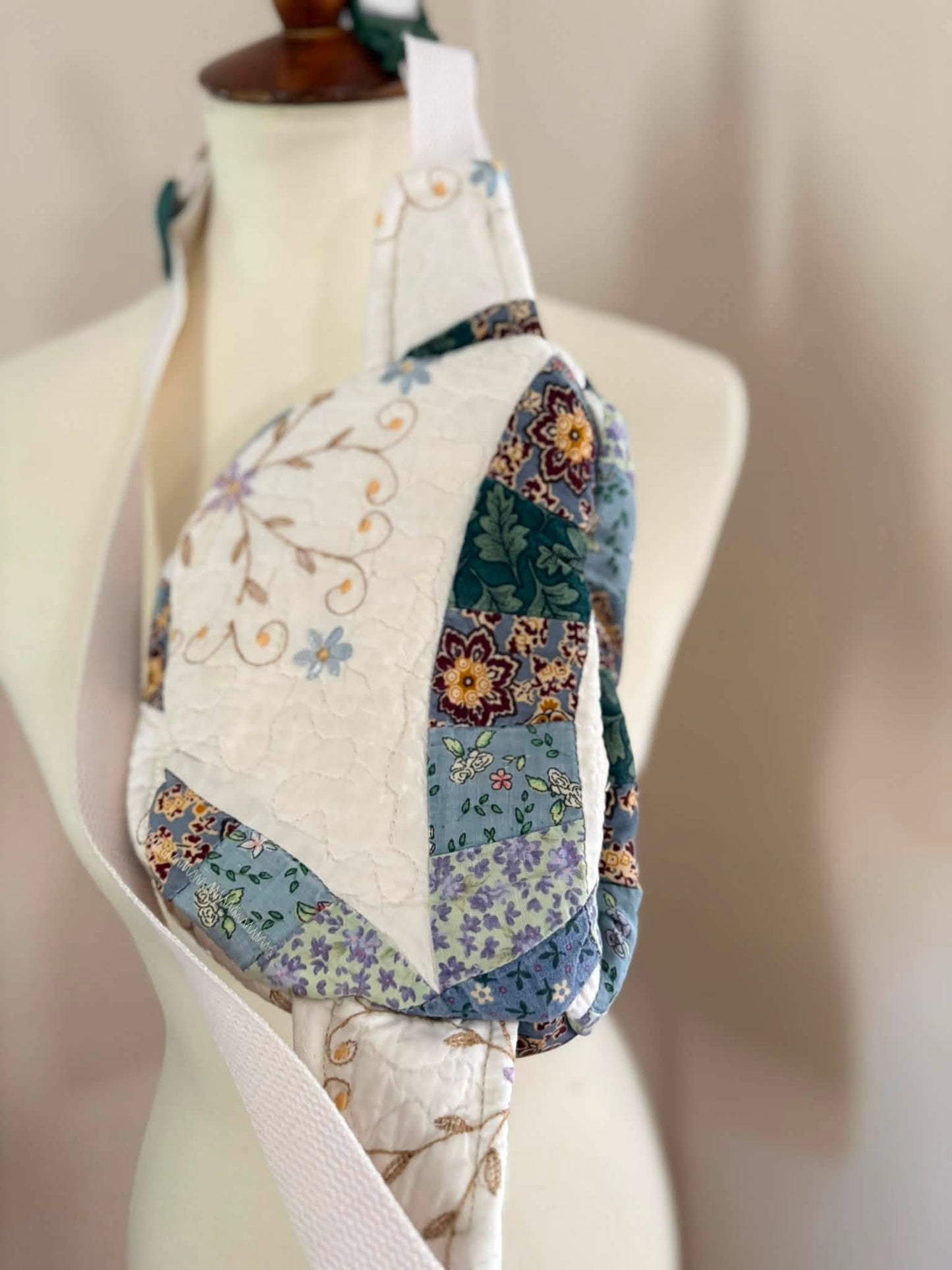 Quilt upcycled bum bag