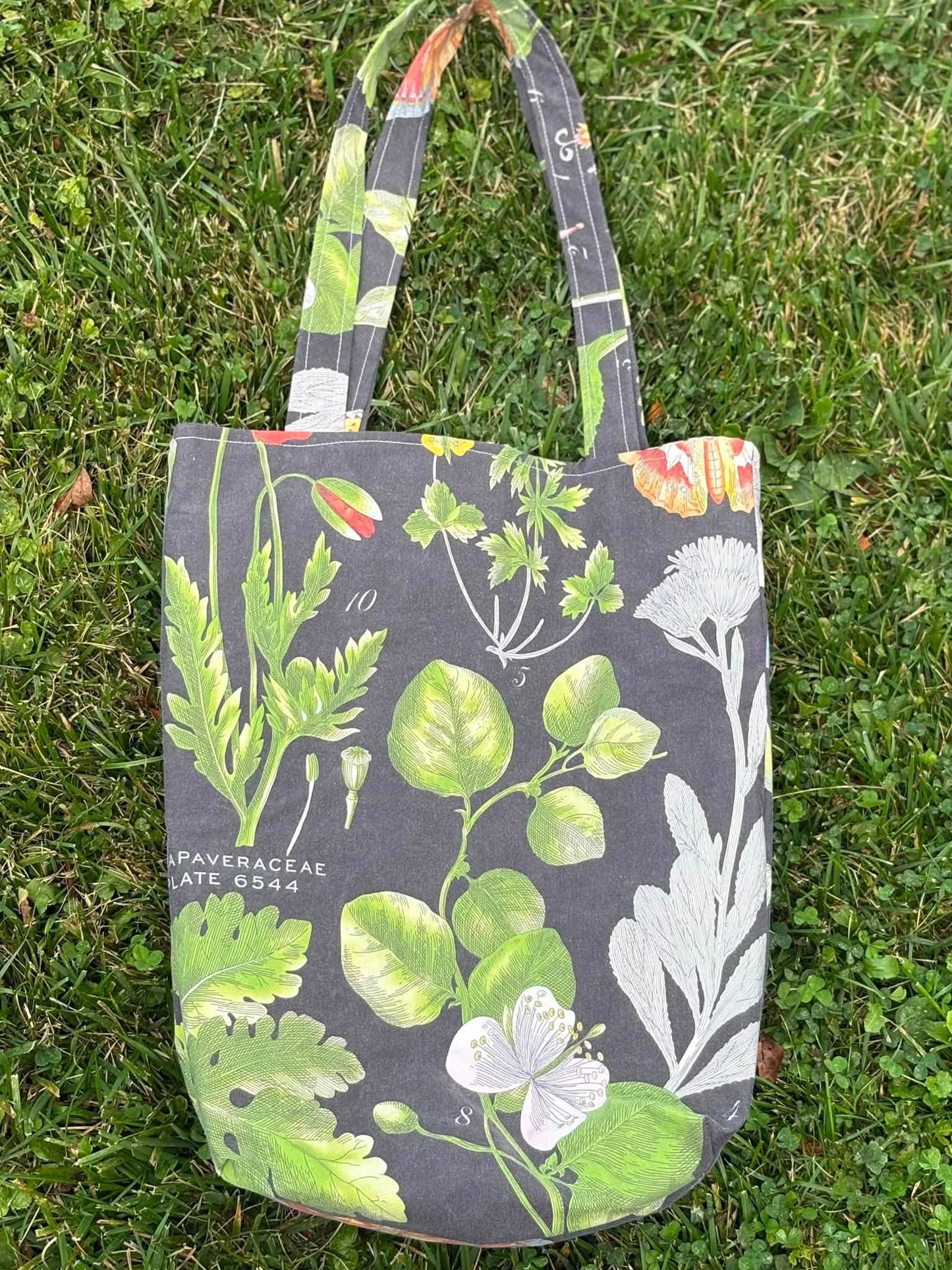 Herbology tote bag black