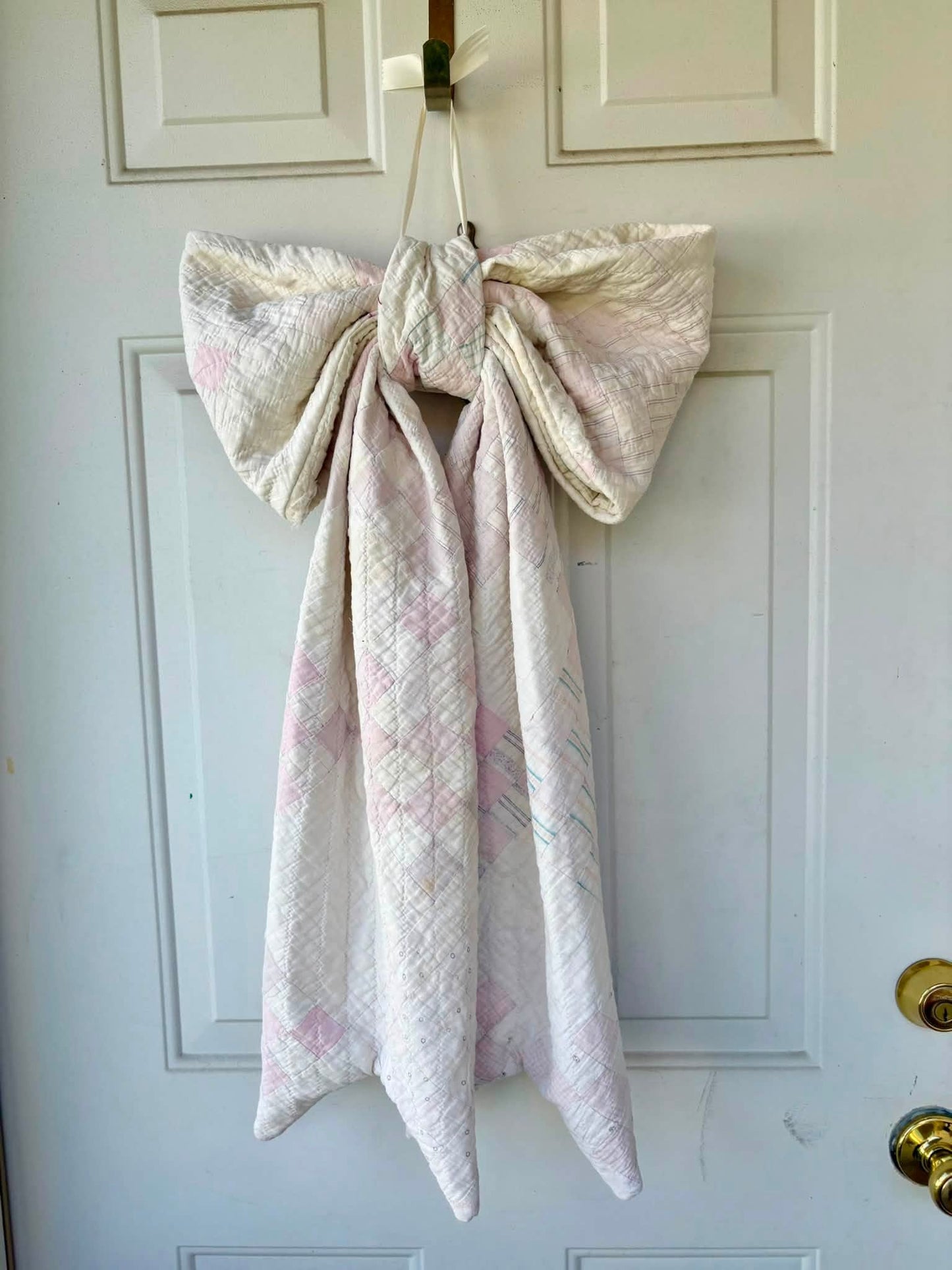 Baby pink antique quilted door bow