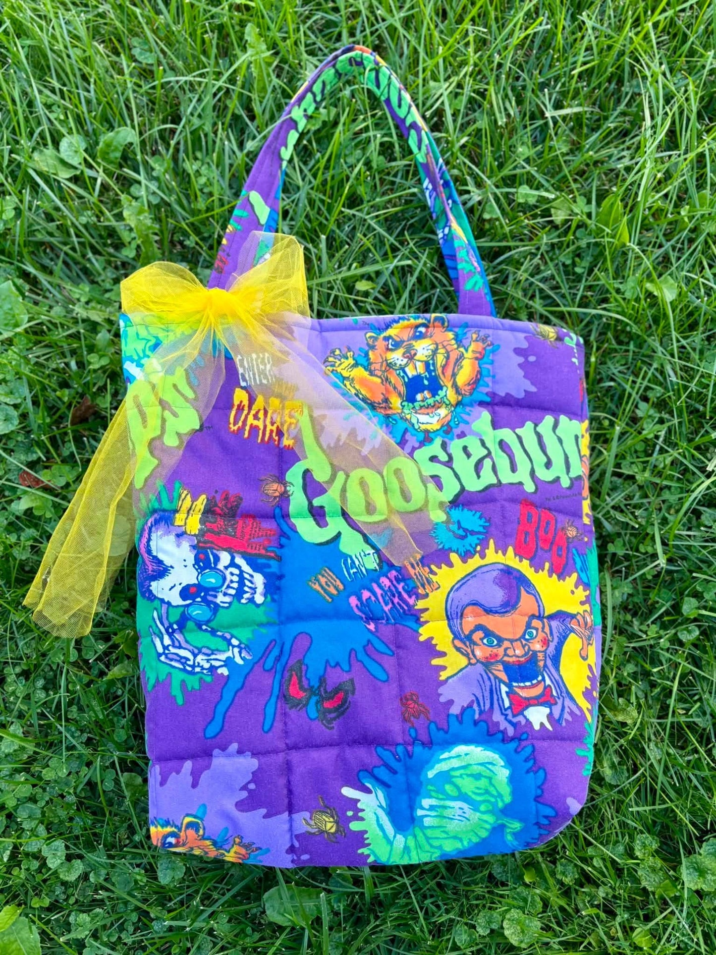 Goosebumps xl quilted tote bag