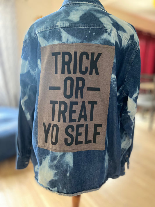 TRICK OR TREAT button up